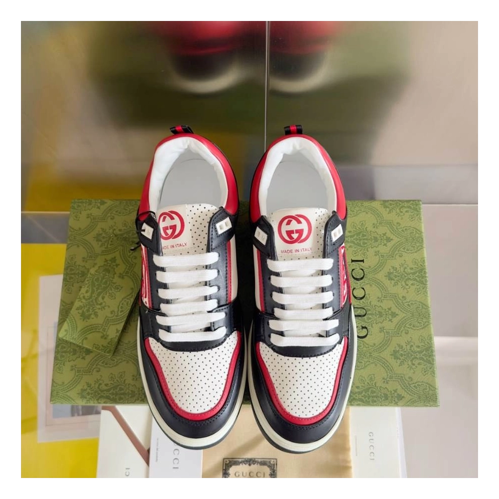 FashionStatement,GUCCI,IconicStyle,ItalianCraftsmanship,LuxuryFootwear,SNEAKER