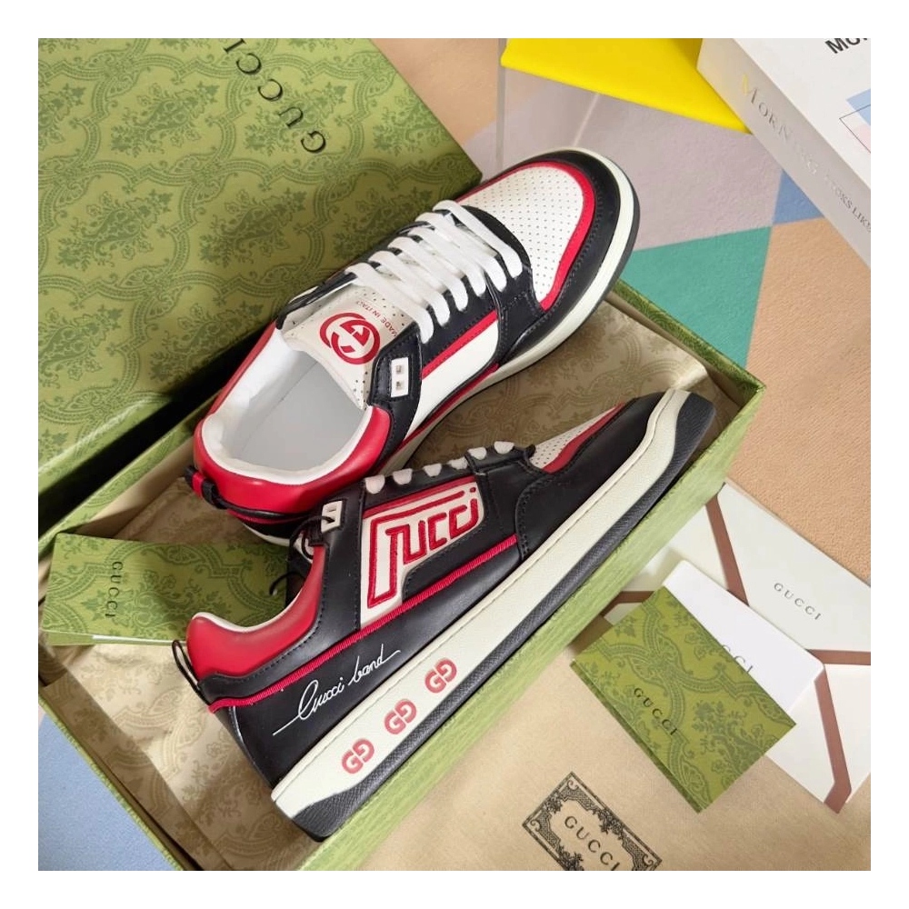 FashionStatement,GUCCI,IconicStyle,ItalianCraftsmanship,LuxuryFootwear,SNEAKER