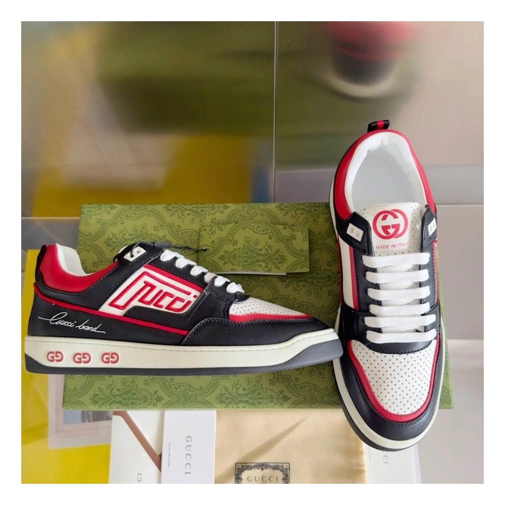 FashionStatement,GUCCI,IconicStyle,ItalianCraftsmanship,LuxuryFootwear,SNEAKER