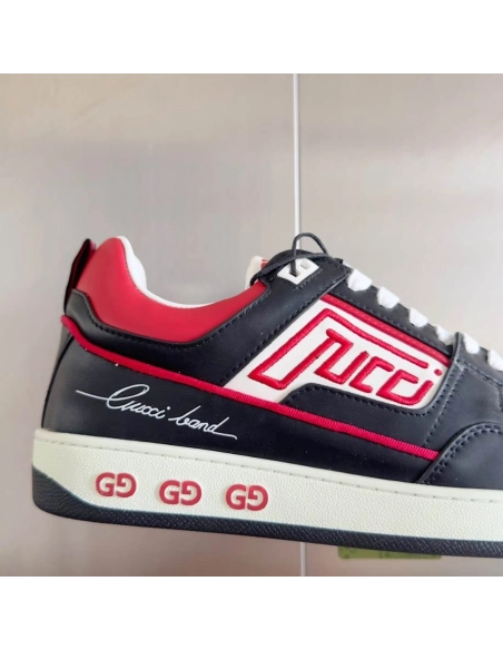 FashionStatement,GUCCI,IconicStyle,ItalianCraftsmanship,LuxuryFootwear,SNEAKER