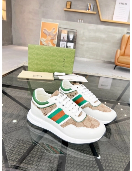 FashionStatement,GUCCI,IconicStyle,ItalianCraftsmanship,LuxuryFootwear,SNEAKER
