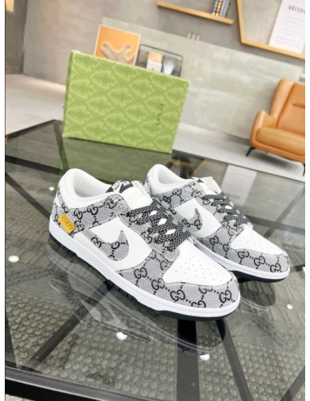 FashionStatement,GUCCI,IconicStyle,ItalianCraftsmanship,LuxuryFootwear,SNEAKER