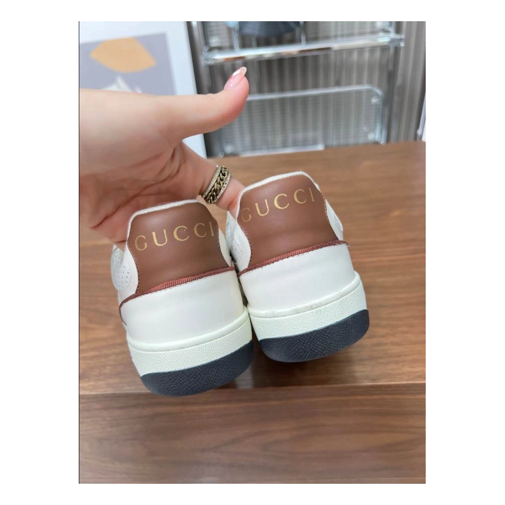 FashionStatement,GUCCI,IconicStyle,ItalianCraftsmanship,LuxuryFootwear,SNEAKER