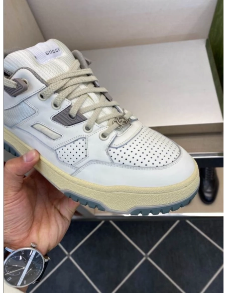 FashionStatement,GUCCI,IconicStyle,ItalianCraftsmanship,LuxuryFootwear,SNEAKER