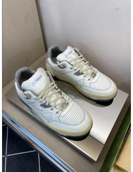 FashionStatement,GUCCI,IconicStyle,ItalianCraftsmanship,LuxuryFootwear,SNEAKER