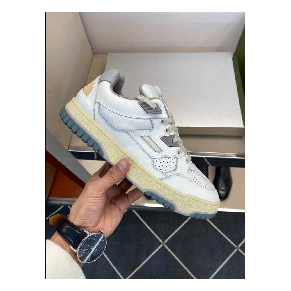 FashionStatement,GUCCI,IconicStyle,ItalianCraftsmanship,LuxuryFootwear,SNEAKER