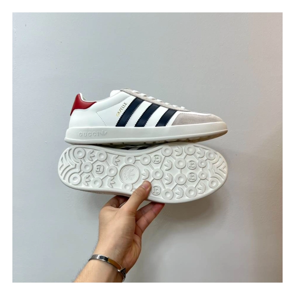 FashionStatement,GUCCI,IconicStyle,ItalianCraftsmanship,LuxuryFootwear,SNEAKER