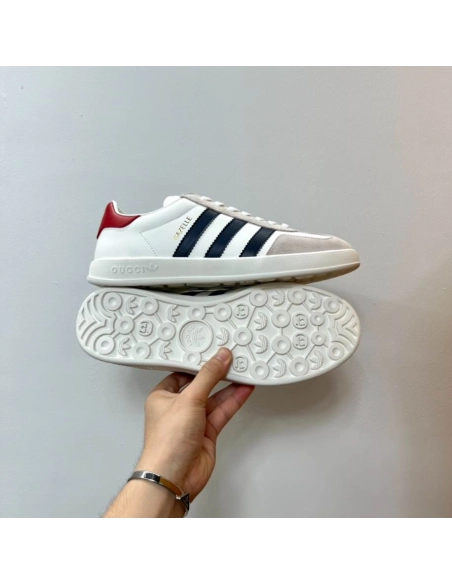 FashionStatement,GUCCI,IconicStyle,ItalianCraftsmanship,LuxuryFootwear,SNEAKER