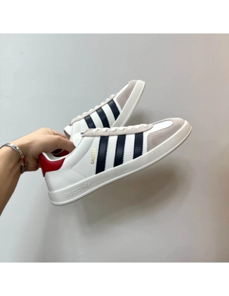 FashionStatement,GUCCI,IconicStyle,ItalianCraftsmanship,LuxuryFootwear,SNEAKER