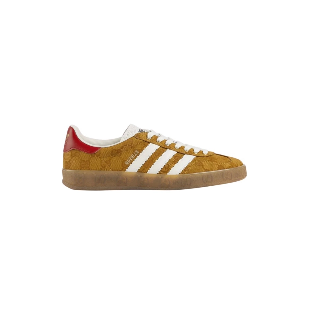 FashionStatement,GUCCI,IconicStyle,ItalianCraftsmanship,LuxuryFootwear,SNEAKER
