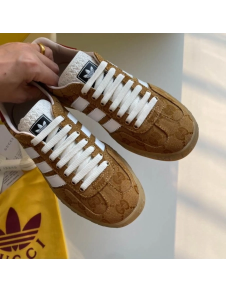 FashionStatement,GUCCI,IconicStyle,ItalianCraftsmanship,LuxuryFootwear,SNEAKER