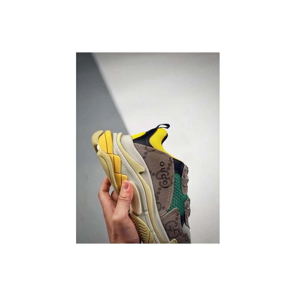 FashionStatement,GUCCI,IconicStyle,ItalianCraftsmanship,LuxuryFootwear,SNEAKER