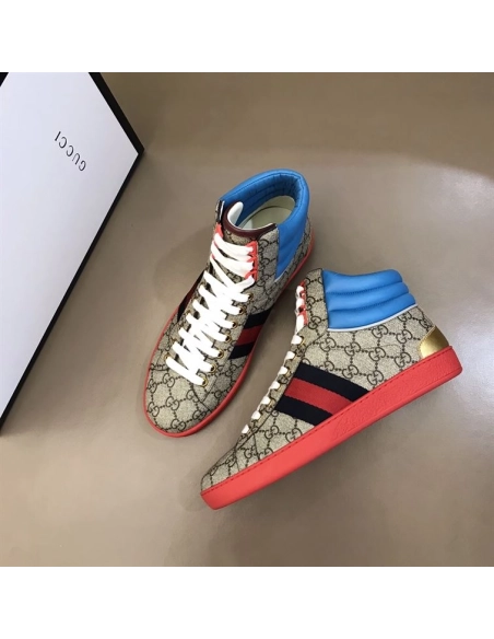 FashionStatement,GUCCI,IconicStyle,ItalianCraftsmanship,LuxuryFootwear,SNEAKER