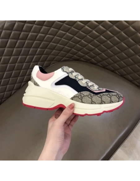 FashionStatement,GUCCI,IconicStyle,ItalianCraftsmanship,LuxuryFootwear,SNEAKER