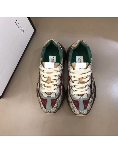 FashionStatement,GUCCI,IconicStyle,ItalianCraftsmanship,LuxuryFootwear,SNEAKER