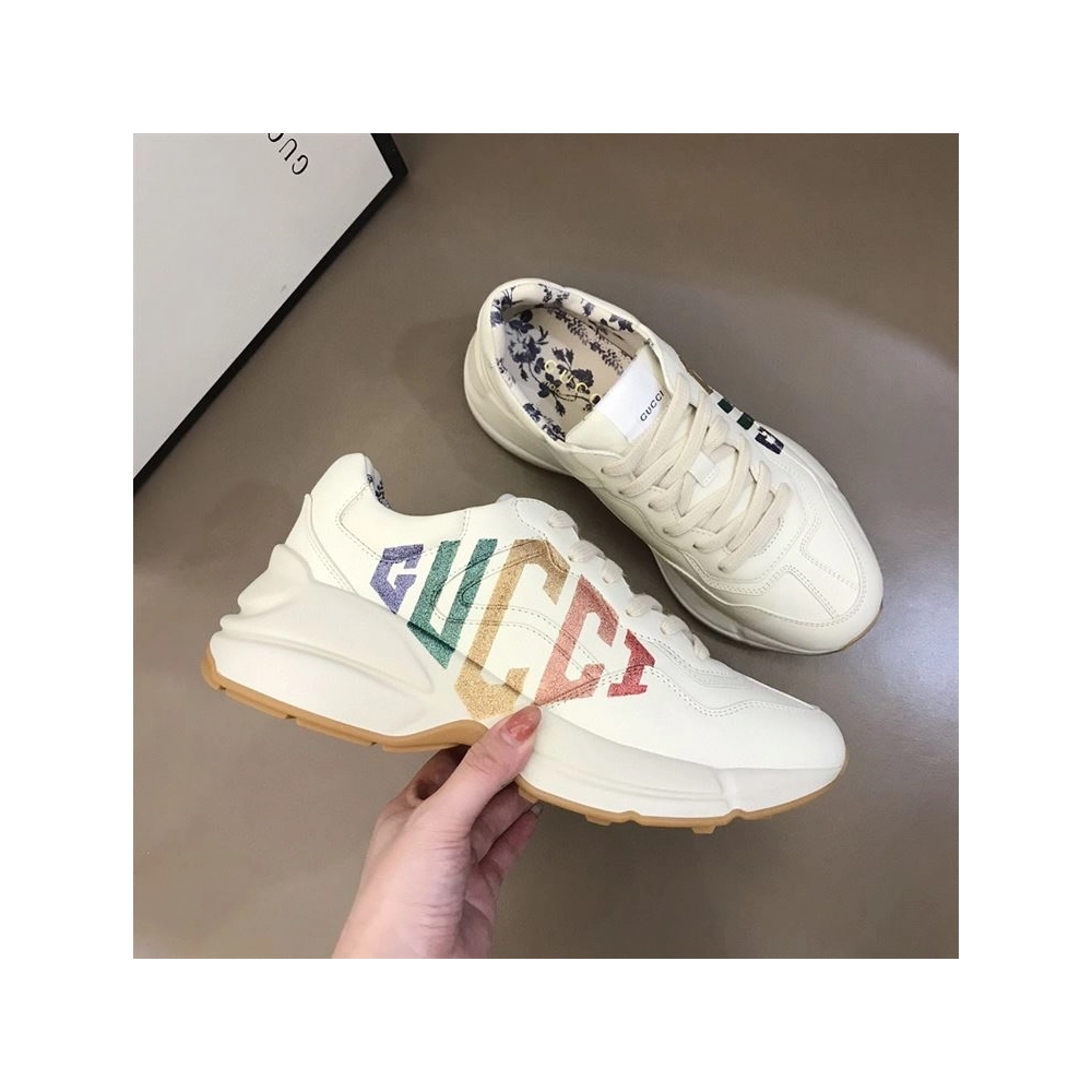 FashionStatement,GUCCI,IconicStyle,ItalianCraftsmanship,LuxuryFootwear,SNEAKER