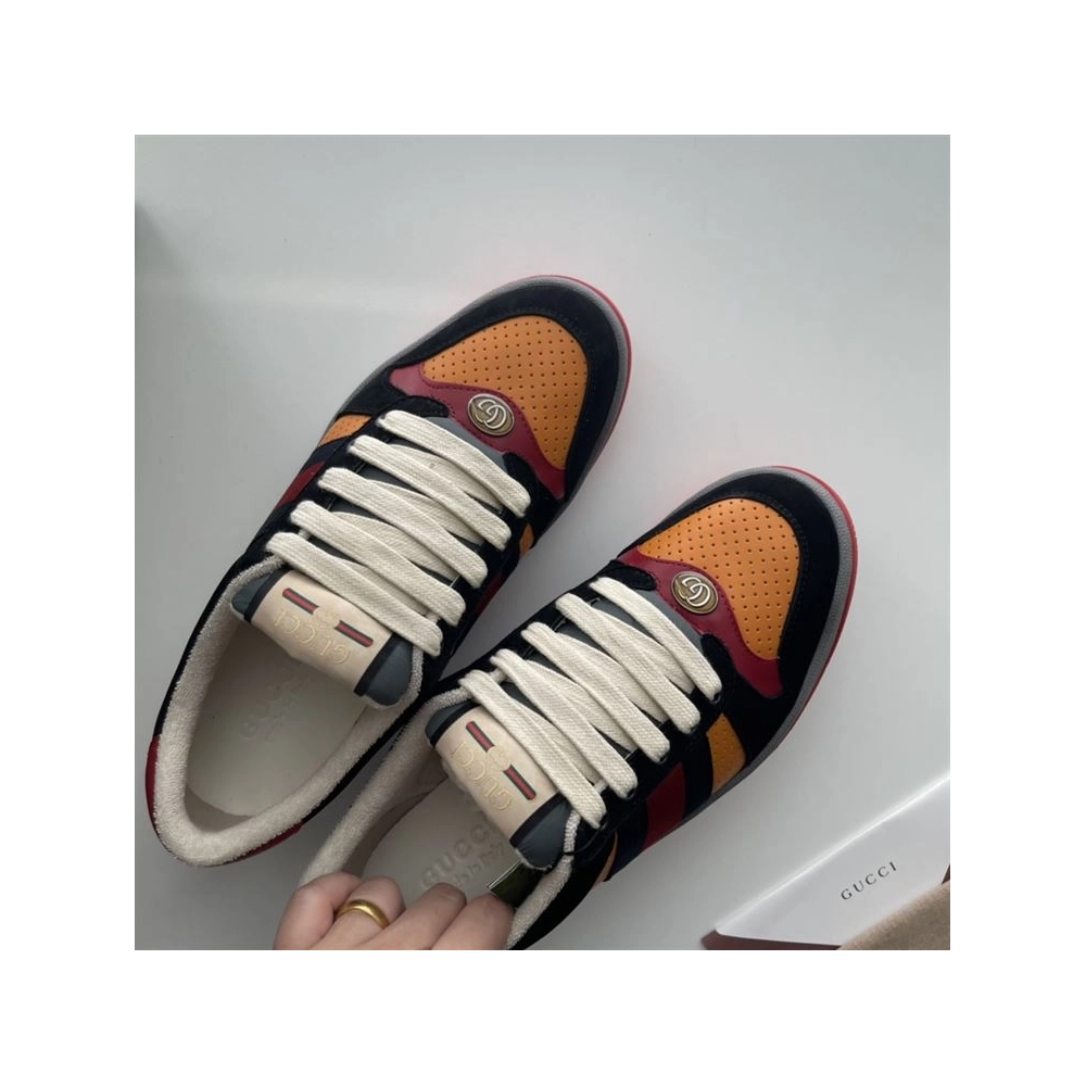 FashionStatement,GUCCI,IconicStyle,ItalianCraftsmanship,LuxuryFootwear,SNEAKER