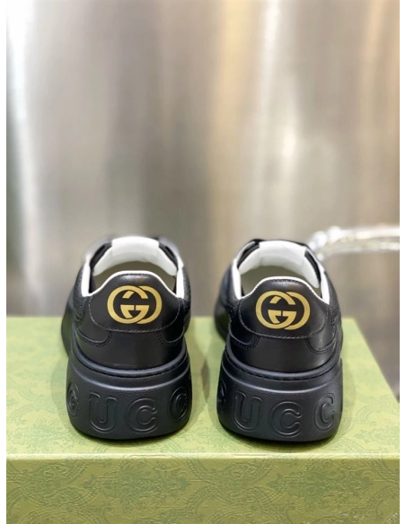 FashionStatement,GUCCI,IconicStyle,ItalianCraftsmanship,LuxuryFootwear,SNEAKER
