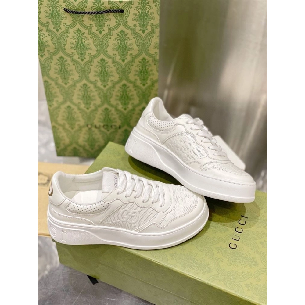 FashionStatement,GUCCI,IconicStyle,ItalianCraftsmanship,LuxuryFootwear,SNEAKER