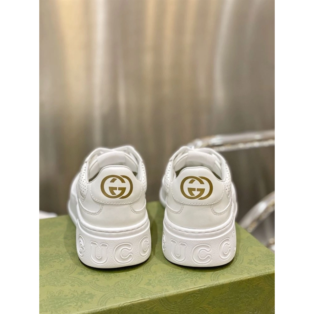 FashionStatement,GUCCI,IconicStyle,ItalianCraftsmanship,LuxuryFootwear,SNEAKER