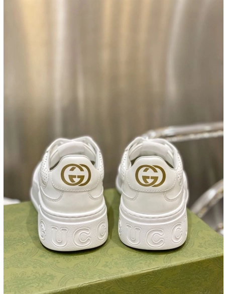 FashionStatement,GUCCI,IconicStyle,ItalianCraftsmanship,LuxuryFootwear,SNEAKER