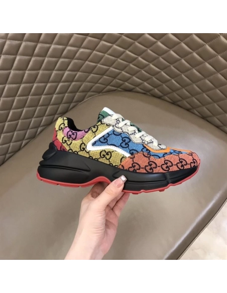 FashionStatement,GUCCI,IconicStyle,ItalianCraftsmanship,LuxuryFootwear,SNEAKER