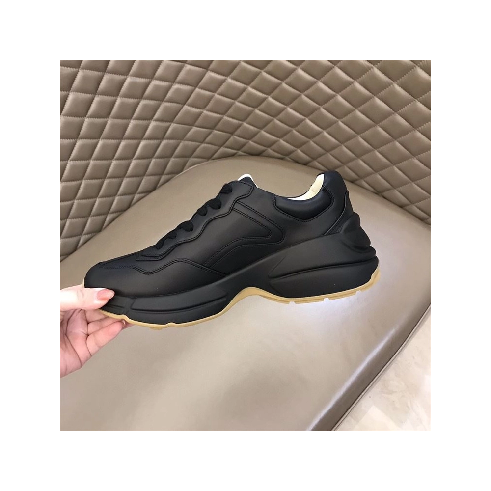 FashionStatement,GUCCI,IconicStyle,ItalianCraftsmanship,LuxuryFootwear,SNEAKER