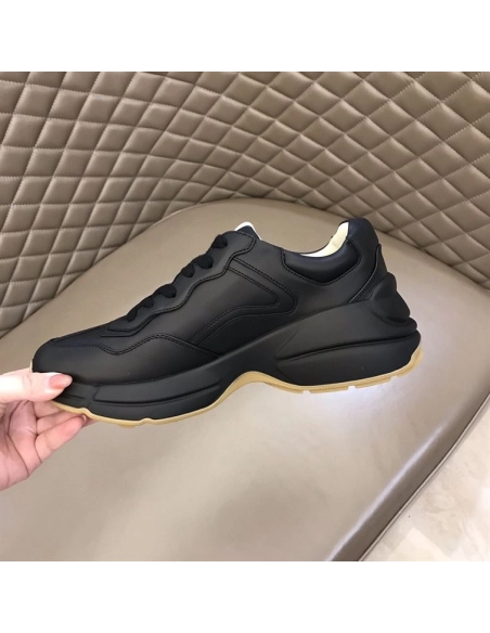 FashionStatement,GUCCI,IconicStyle,ItalianCraftsmanship,LuxuryFootwear,SNEAKER