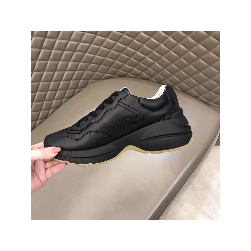 FashionStatement,GUCCI,IconicStyle,ItalianCraftsmanship,LuxuryFootwear,SNEAKER