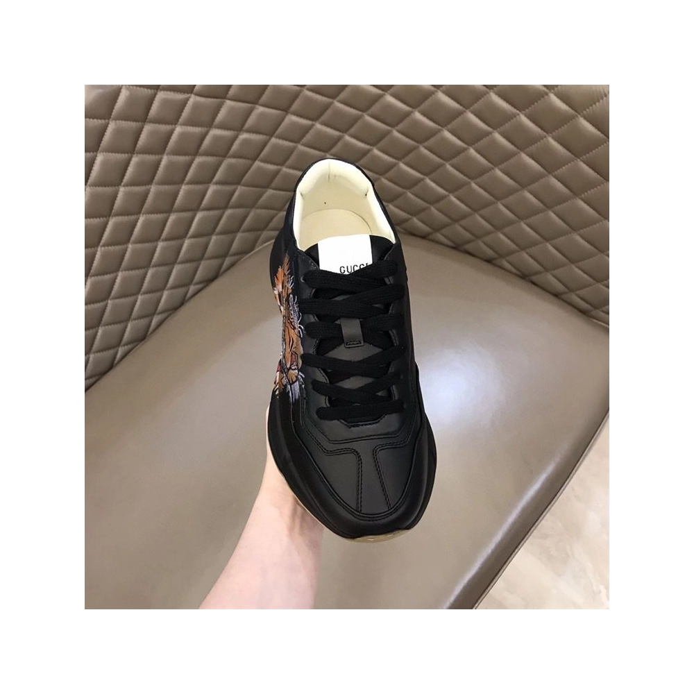 FashionStatement,GUCCI,IconicStyle,ItalianCraftsmanship,LuxuryFootwear,SNEAKER