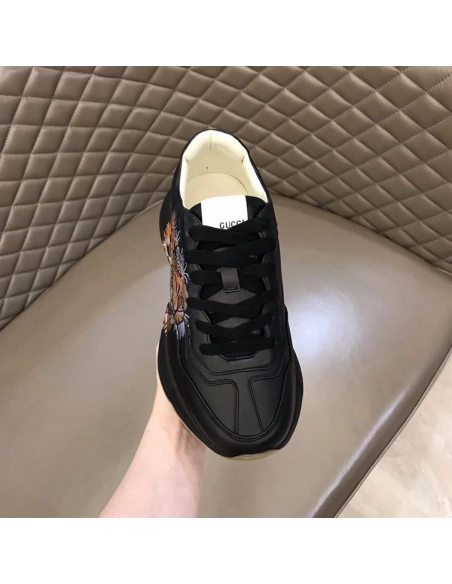 FashionStatement,GUCCI,IconicStyle,ItalianCraftsmanship,LuxuryFootwear,SNEAKER