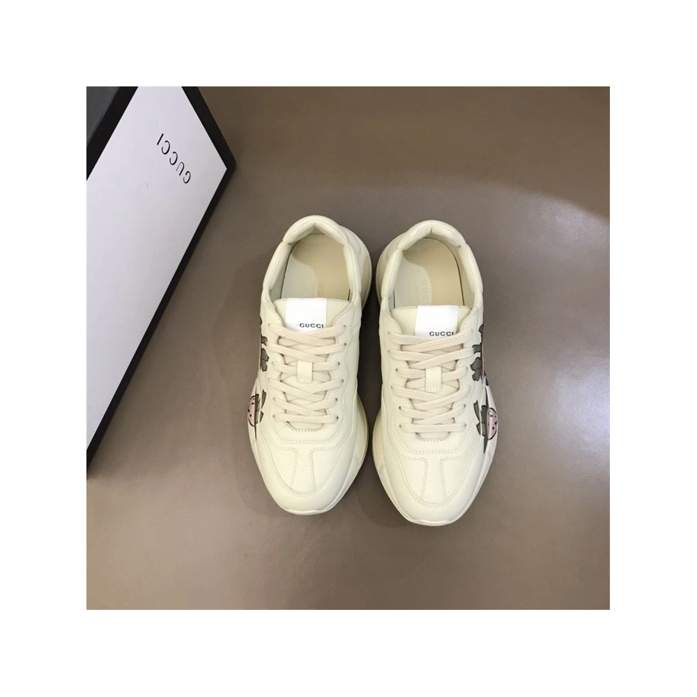 FashionStatement,GUCCI,IconicStyle,ItalianCraftsmanship,LuxuryFootwear,SNEAKER