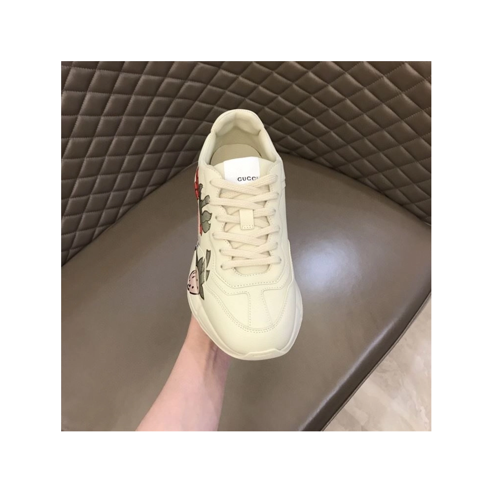 FashionStatement,GUCCI,IconicStyle,ItalianCraftsmanship,LuxuryFootwear,SNEAKER