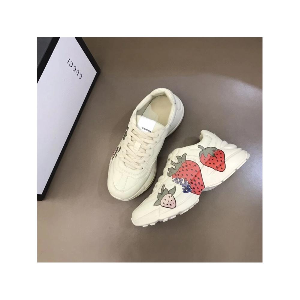 FashionStatement,GUCCI,IconicStyle,ItalianCraftsmanship,LuxuryFootwear,SNEAKER