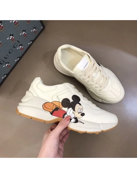 FashionStatement,GUCCI,IconicStyle,ItalianCraftsmanship,LuxuryFootwear,SNEAKER