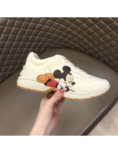 FashionStatement,GUCCI,IconicStyle,ItalianCraftsmanship,LuxuryFootwear,SNEAKER