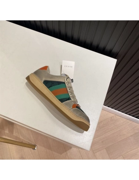 FashionStatement,GUCCI,IconicStyle,ItalianCraftsmanship,LuxuryFootwear,SNEAKER