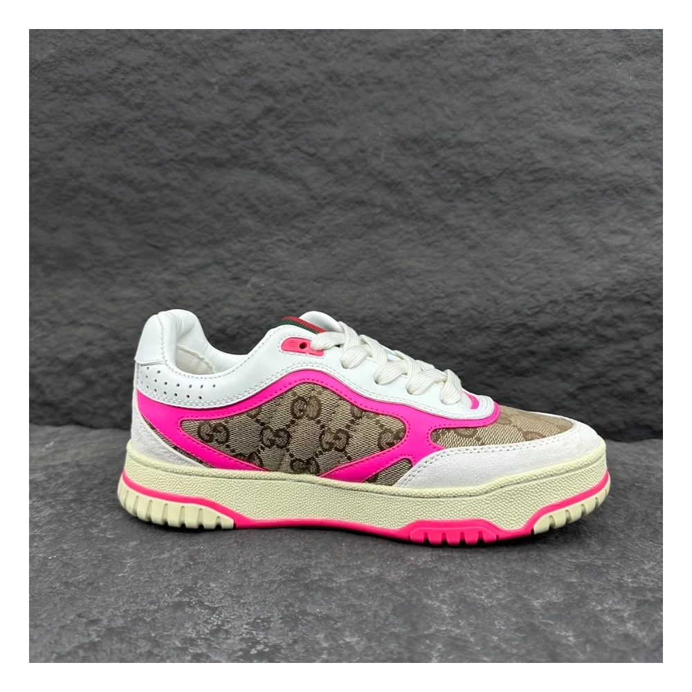 FashionStatement,GUCCI,IconicStyle,ItalianCraftsmanship,LuxuryFootwear,SNEAKER