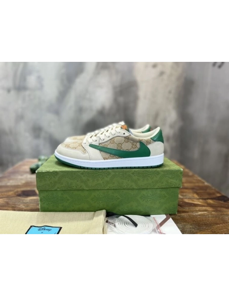 FashionStatement,GUCCI,IconicStyle,ItalianCraftsmanship,LuxuryFootwear,SNEAKER