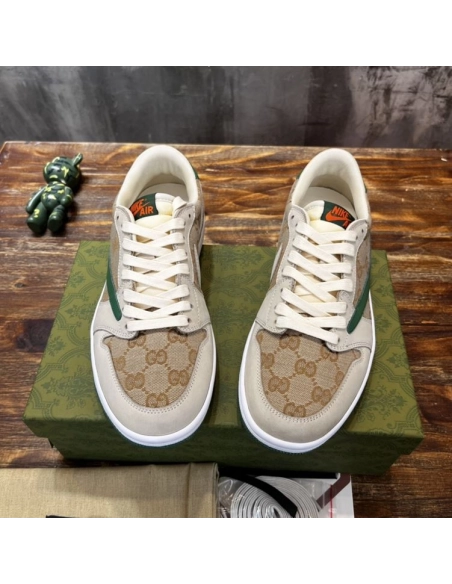 FashionStatement,GUCCI,IconicStyle,ItalianCraftsmanship,LuxuryFootwear,SNEAKER