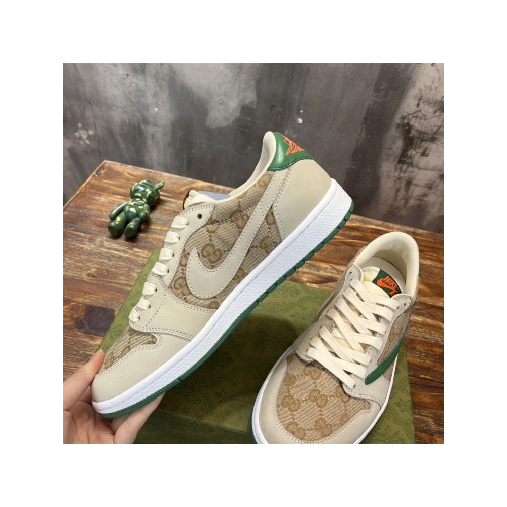 FashionStatement,GUCCI,IconicStyle,ItalianCraftsmanship,LuxuryFootwear,SNEAKER