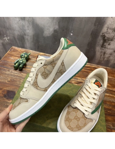 FashionStatement,GUCCI,IconicStyle,ItalianCraftsmanship,LuxuryFootwear,SNEAKER