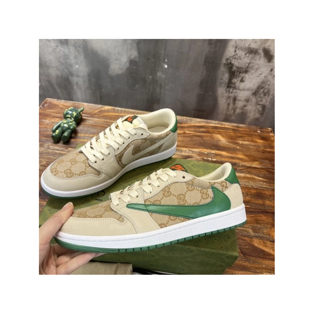 FashionStatement,GUCCI,IconicStyle,ItalianCraftsmanship,LuxuryFootwear,SNEAKER