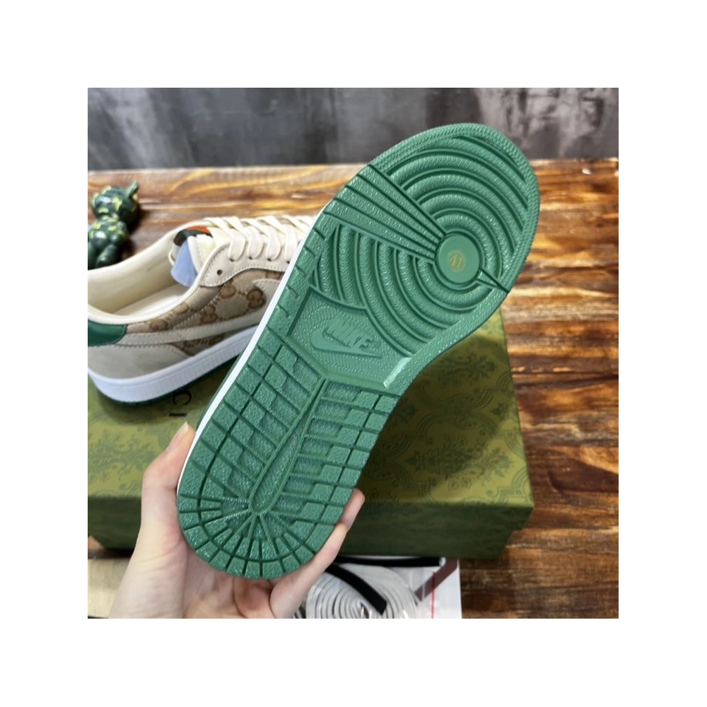 FashionStatement,GUCCI,IconicStyle,ItalianCraftsmanship,LuxuryFootwear,SNEAKER