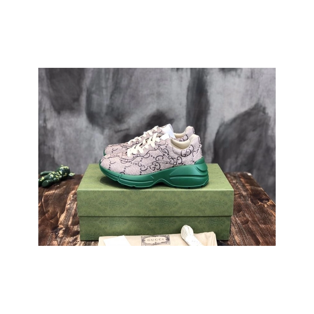 FashionStatement,GUCCI,IconicStyle,ItalianCraftsmanship,LuxuryFootwear,SNEAKER