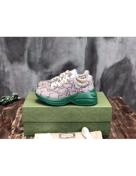 FashionStatement,GUCCI,IconicStyle,ItalianCraftsmanship,LuxuryFootwear,SNEAKER