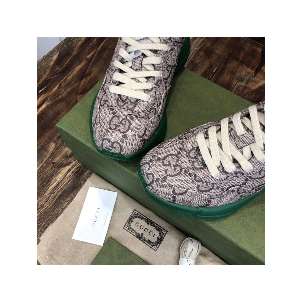 FashionStatement,GUCCI,IconicStyle,ItalianCraftsmanship,LuxuryFootwear,SNEAKER