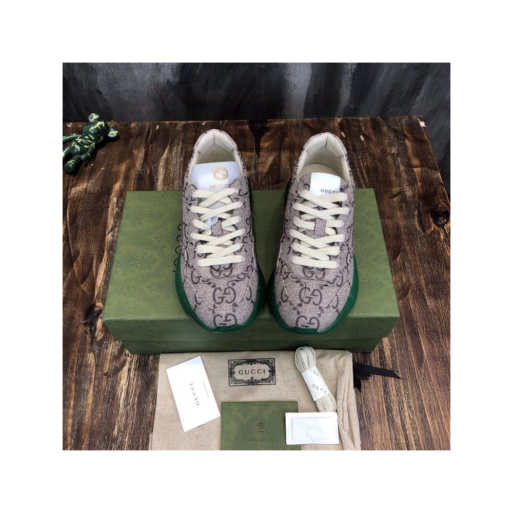 FashionStatement,GUCCI,IconicStyle,ItalianCraftsmanship,LuxuryFootwear,SNEAKER