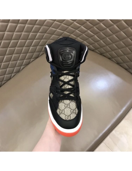 FashionStatement,GUCCI,IconicStyle,ItalianCraftsmanship,LuxuryFootwear,SNEAKER