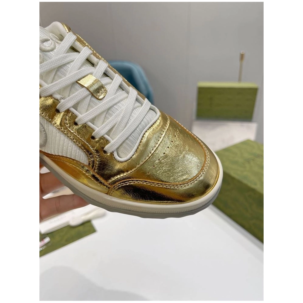 FashionStatement,GUCCI,IconicStyle,ItalianCraftsmanship,LuxuryFootwear,SNEAKER